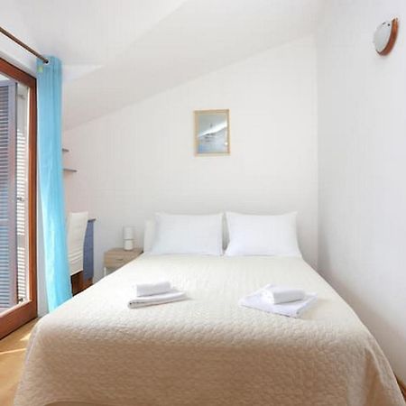 Holiday Home Mons Aureus Gornje Sitno Dış mekan fotoğraf