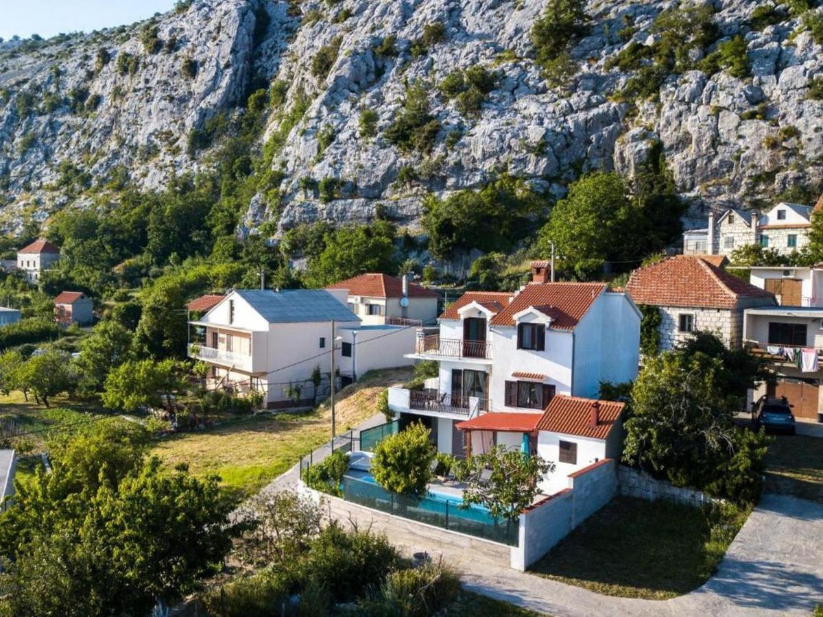 Holiday Home Mons Aureus Gornje Sitno Dış mekan fotoğraf