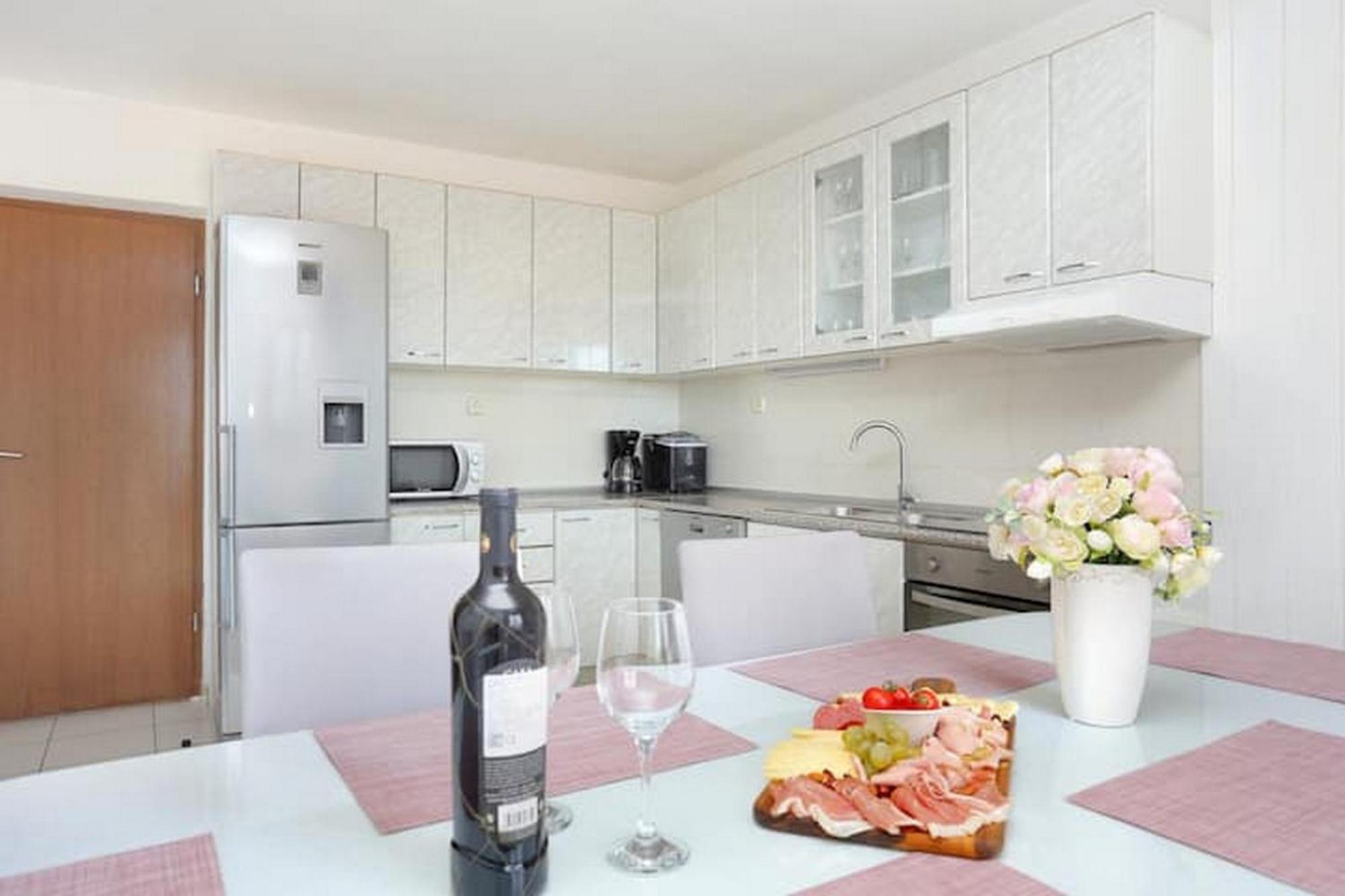 Holiday Home Mons Aureus Gornje Sitno Dış mekan fotoğraf