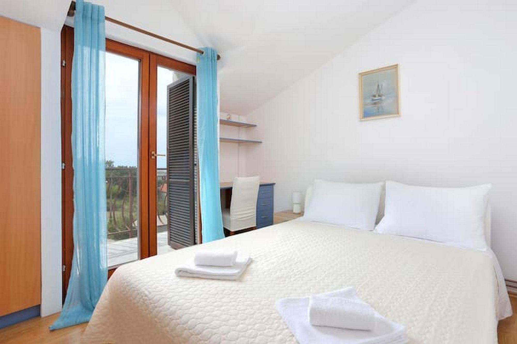 Holiday Home Mons Aureus Gornje Sitno Dış mekan fotoğraf