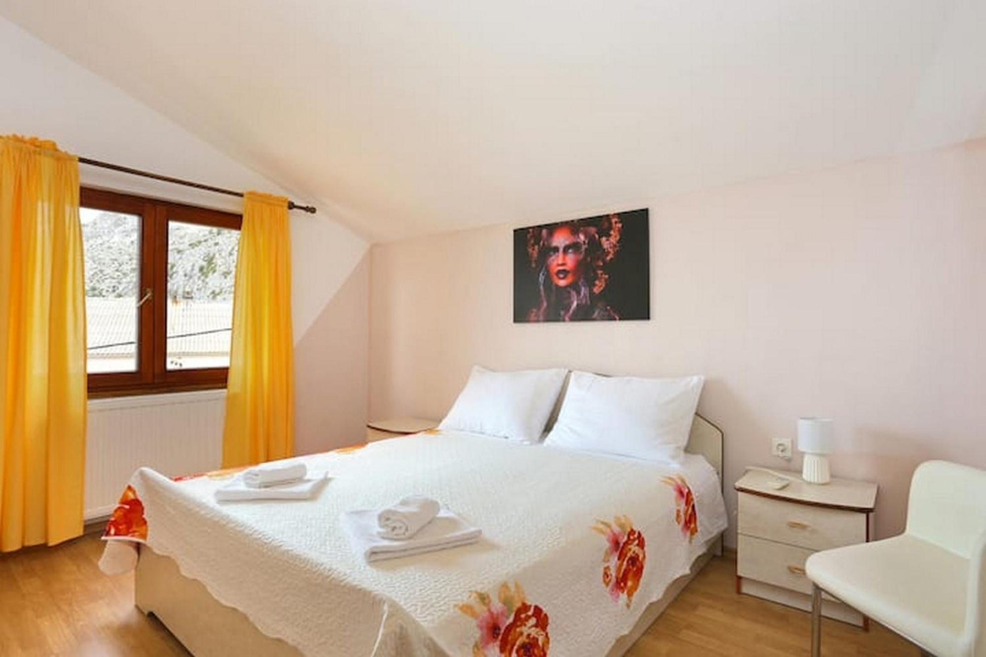 Holiday Home Mons Aureus Gornje Sitno Dış mekan fotoğraf