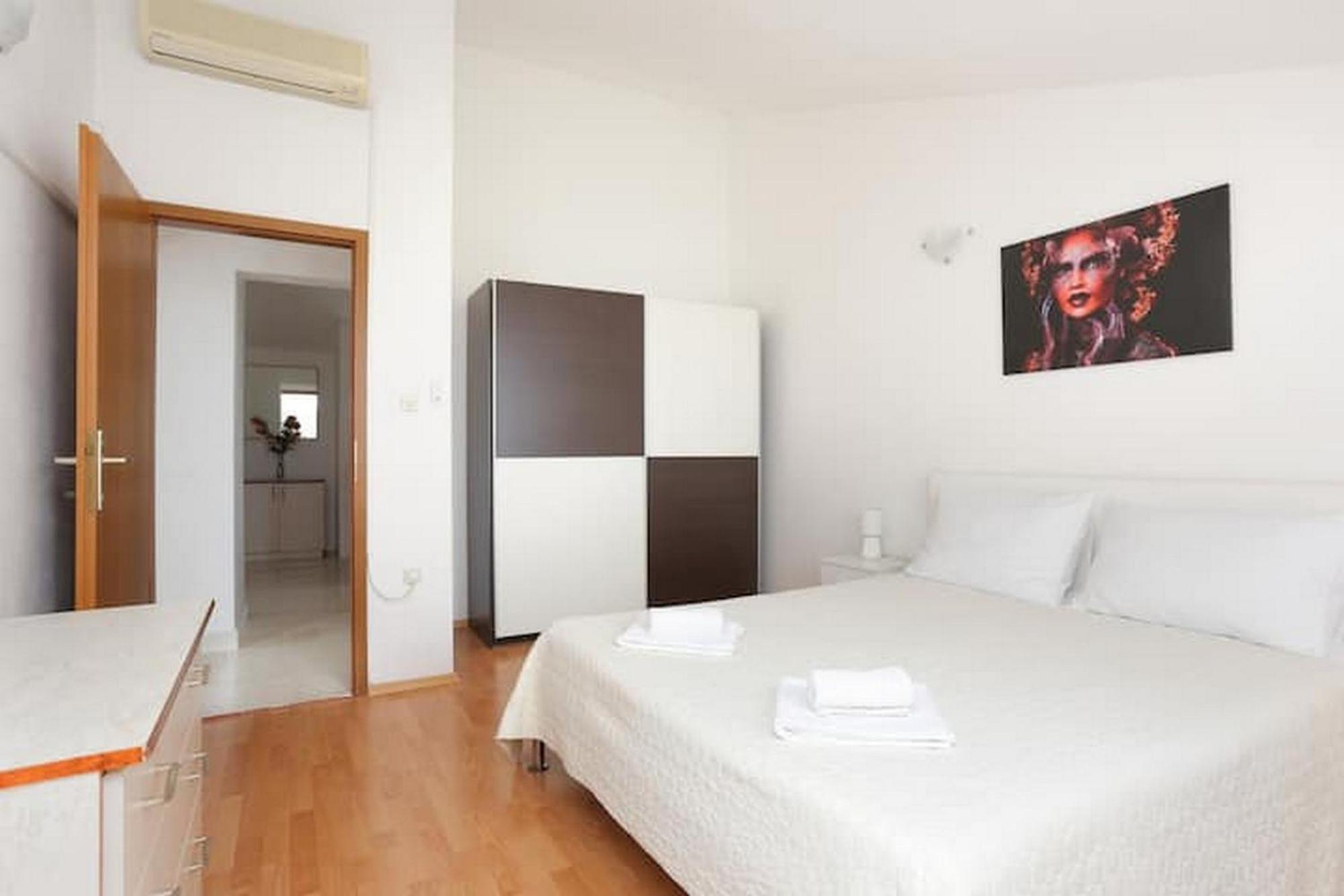 Holiday Home Mons Aureus Gornje Sitno Dış mekan fotoğraf