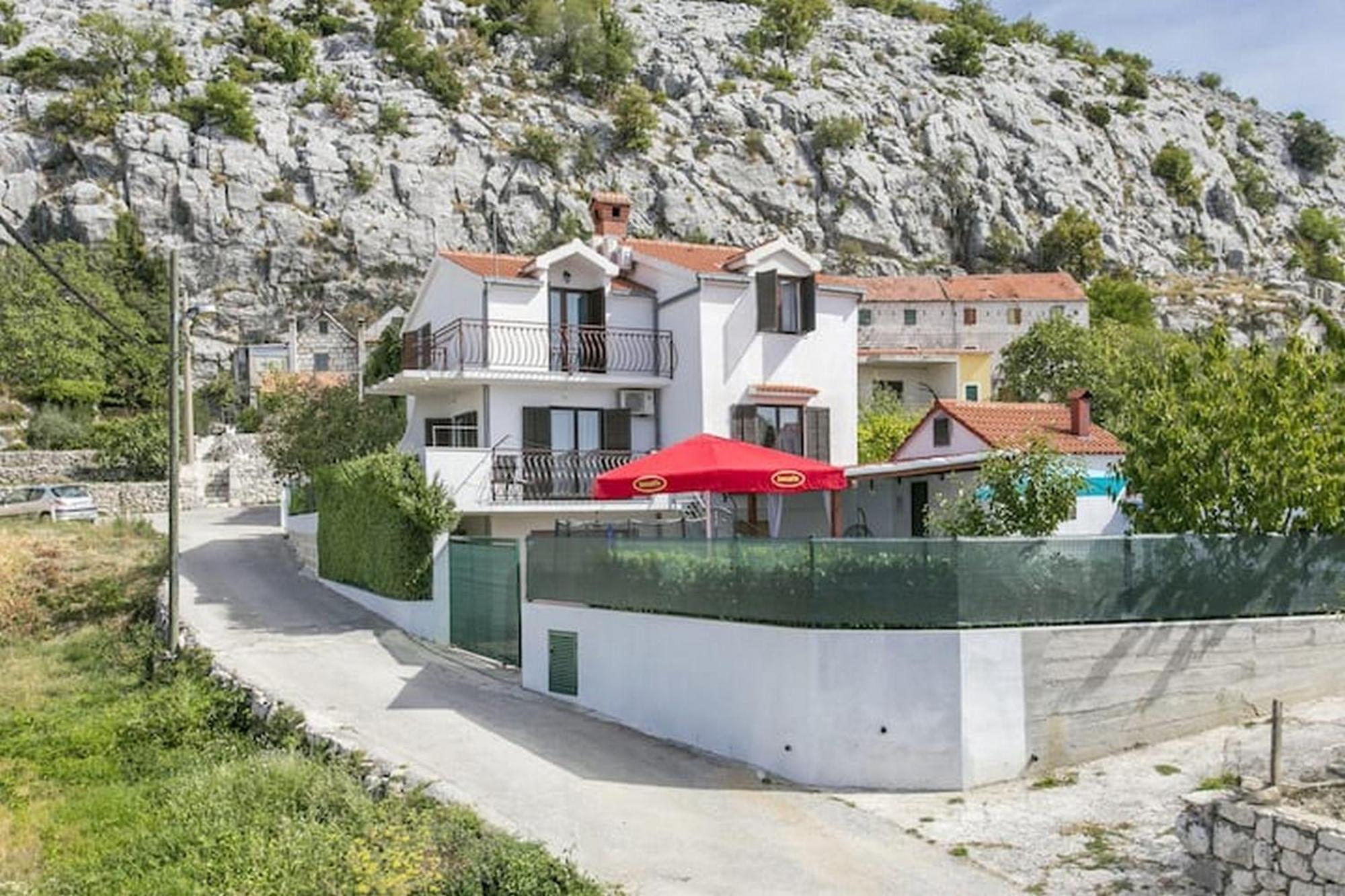 Holiday Home Mons Aureus Gornje Sitno Dış mekan fotoğraf