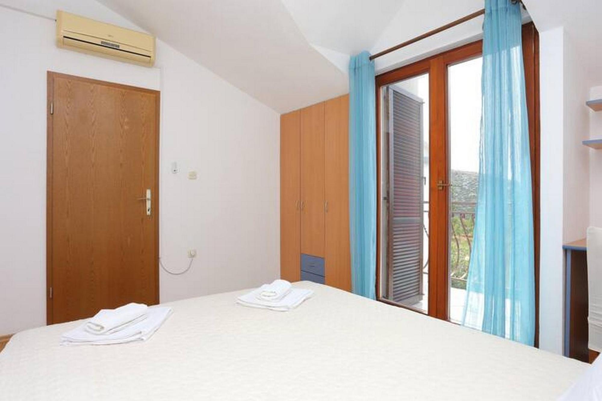 Holiday Home Mons Aureus Gornje Sitno Dış mekan fotoğraf