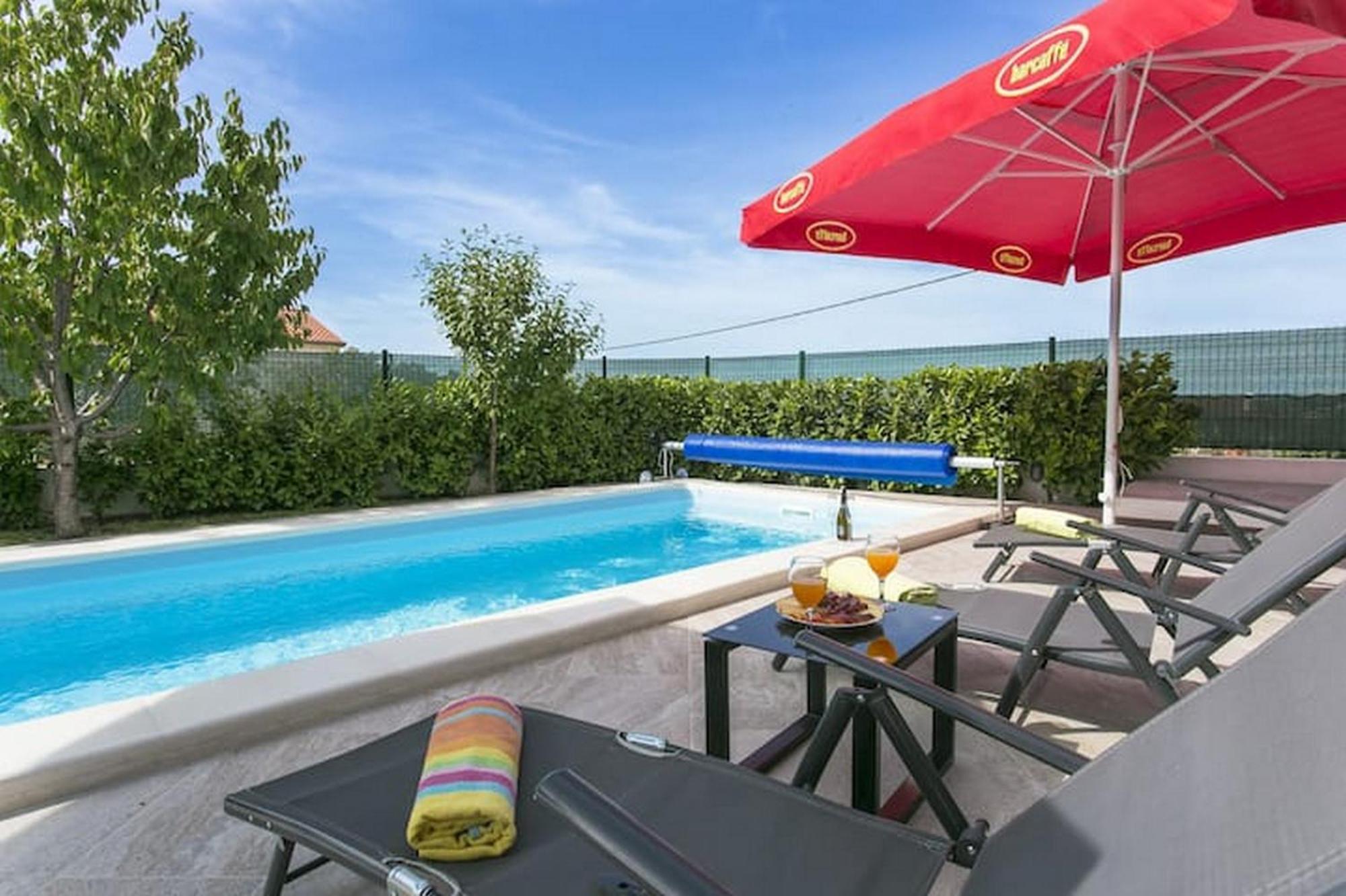 Holiday Home Mons Aureus Gornje Sitno Dış mekan fotoğraf